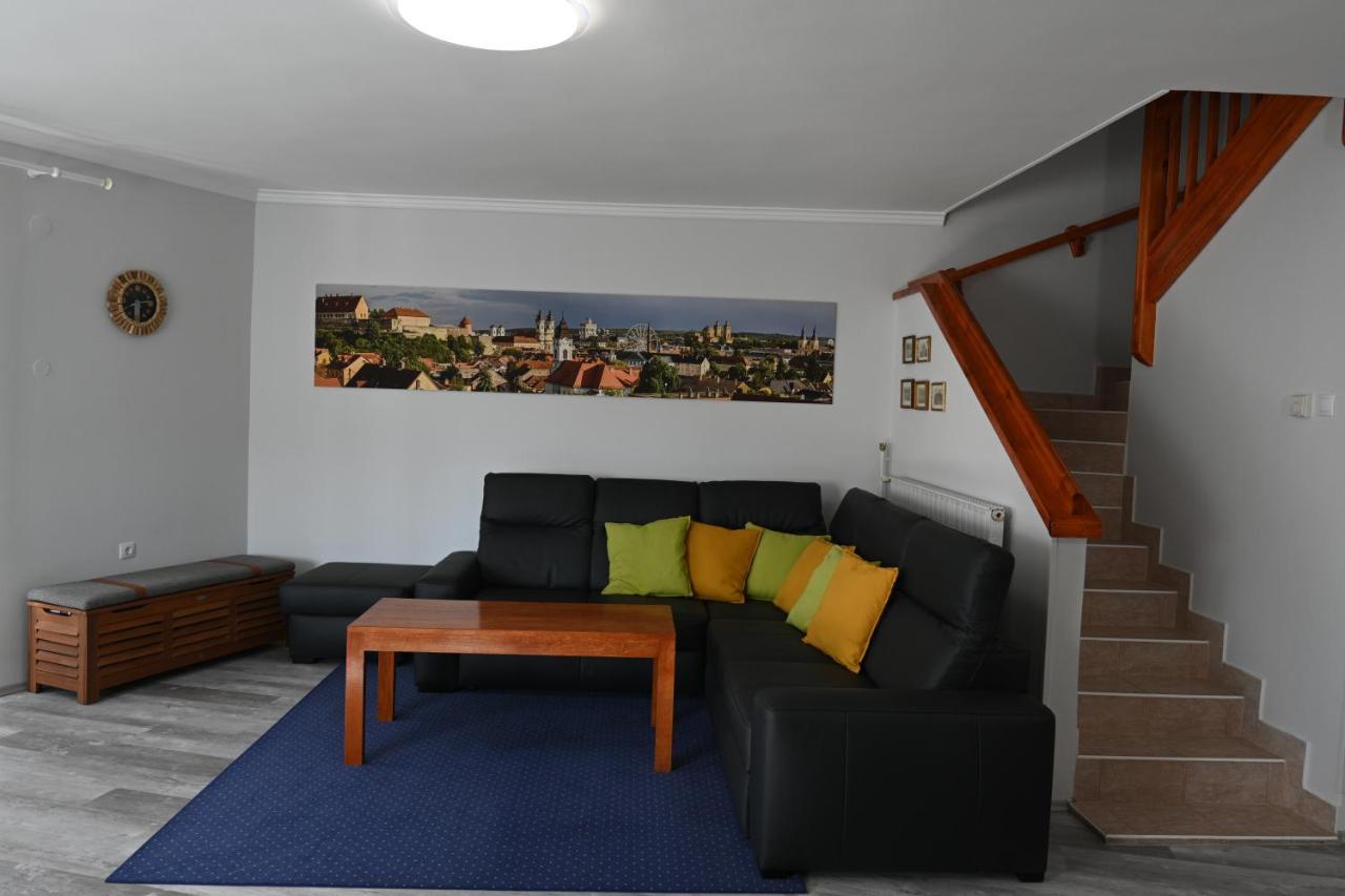 Borbarat Vendeghaz Villa Eğri Dış mekan fotoğraf