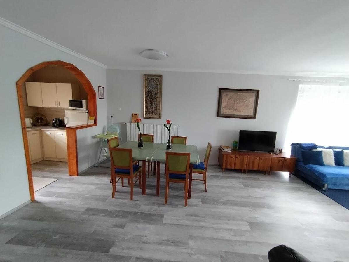 Borbarat Vendeghaz Villa Eğri Dış mekan fotoğraf
